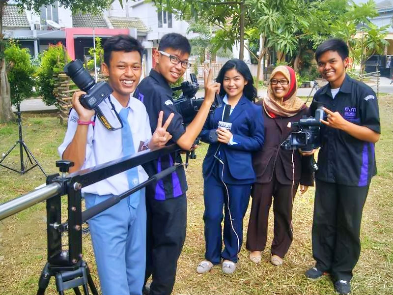 <b>Fasilitas Broadcast</b>